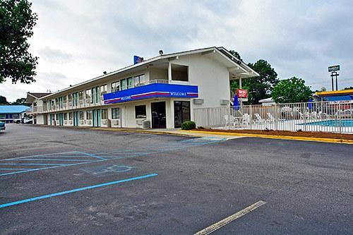 Rodeway Inn Montgomery Exterior photo