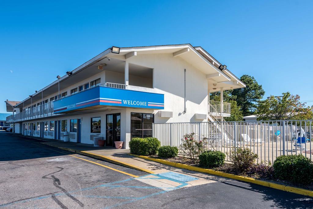 Rodeway Inn Montgomery Exterior photo