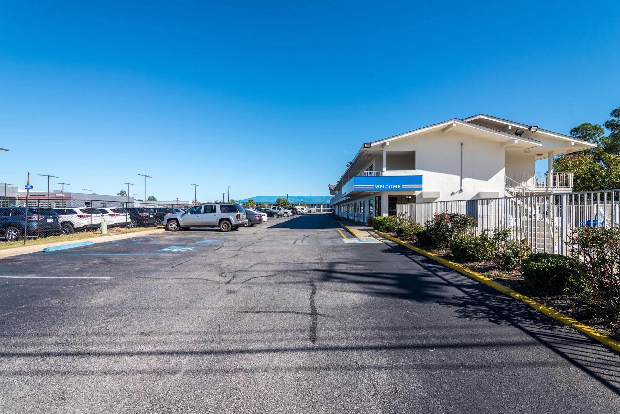 Rodeway Inn Montgomery Exterior photo